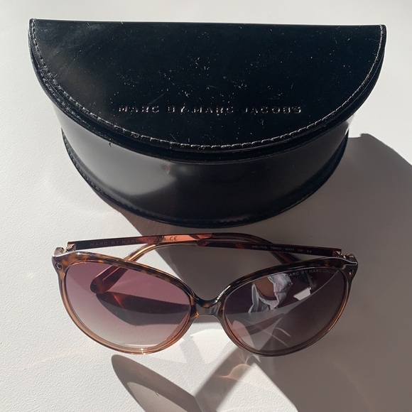 Marc Jacob’s MMJ 174/S 59 14 sunglasses with case main image 7